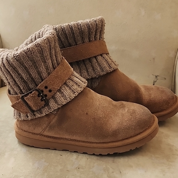 UGG Shoes - Ugg Australia Cambridge Boots size 7 chestnut